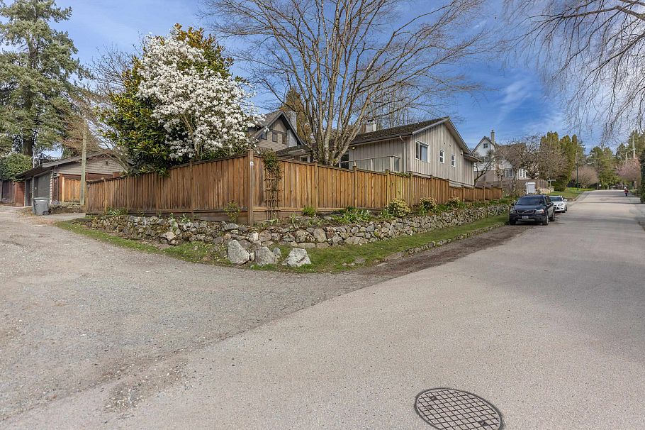 6297 Mackenzie Street Vancouver, BC - 38