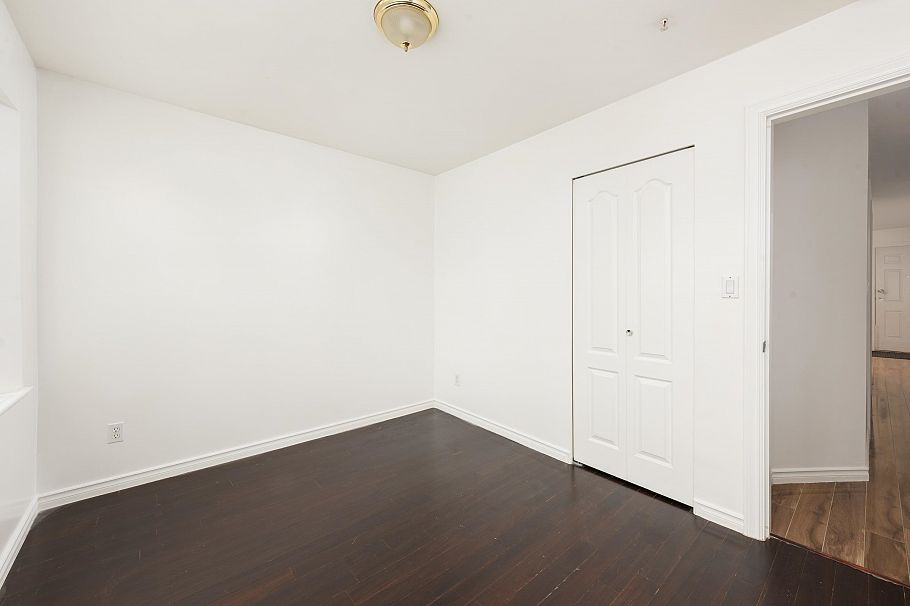 805 E 57th Avenue Vancouver, BC - 20