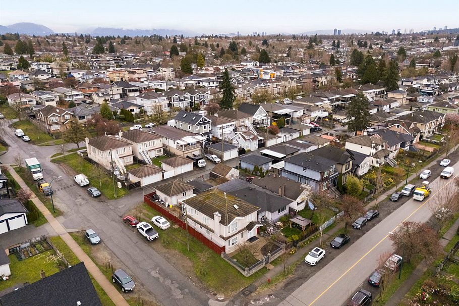 805 E 57th Avenue Vancouver, BC - 37