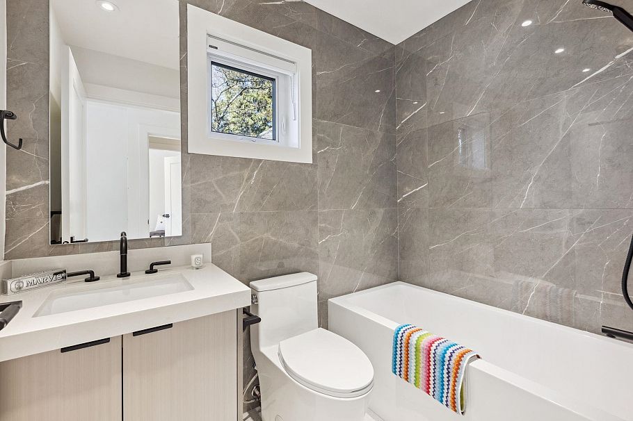 1 3081 W 14th Avenue Vancouver, BC - 22