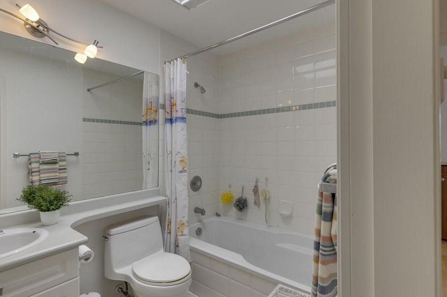 414 128 W 8th Street North Vancouver, BC - 21