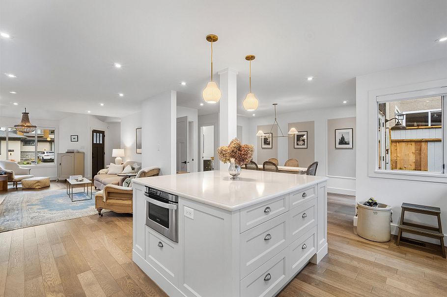 3558 Everglade Place North Vancouver, BC - 4