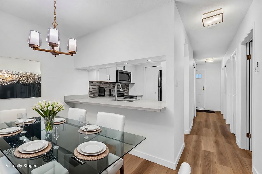 101 735 W 15 Avenue Vancouver, BC - 3