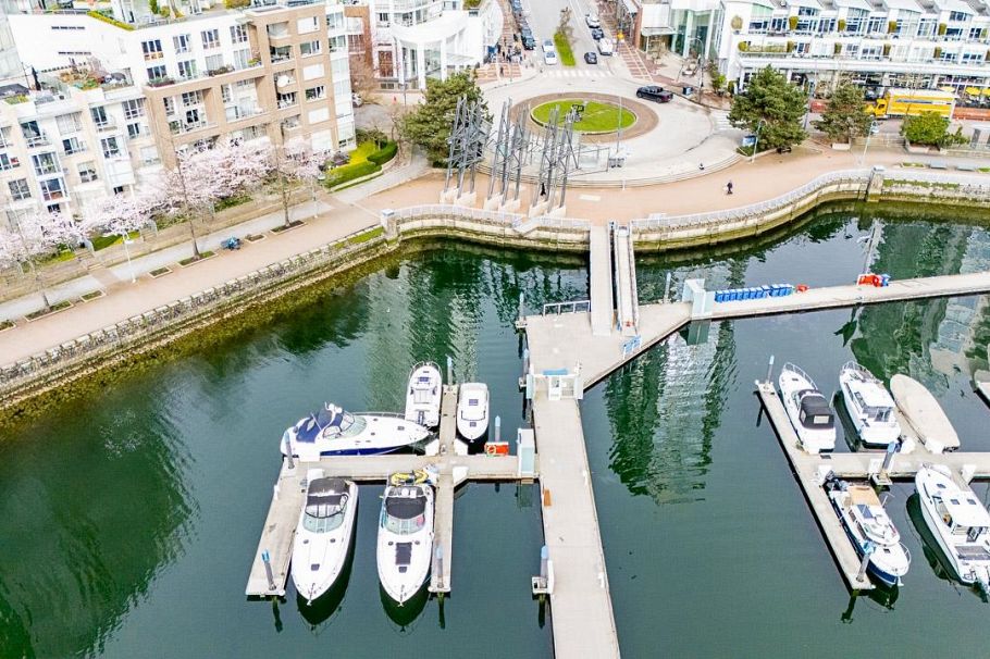 D7 1088 Marinaside Crescent Vancouver, BC - 6