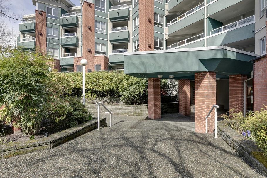 414 128 W 8th Street North Vancouver, BC - 23