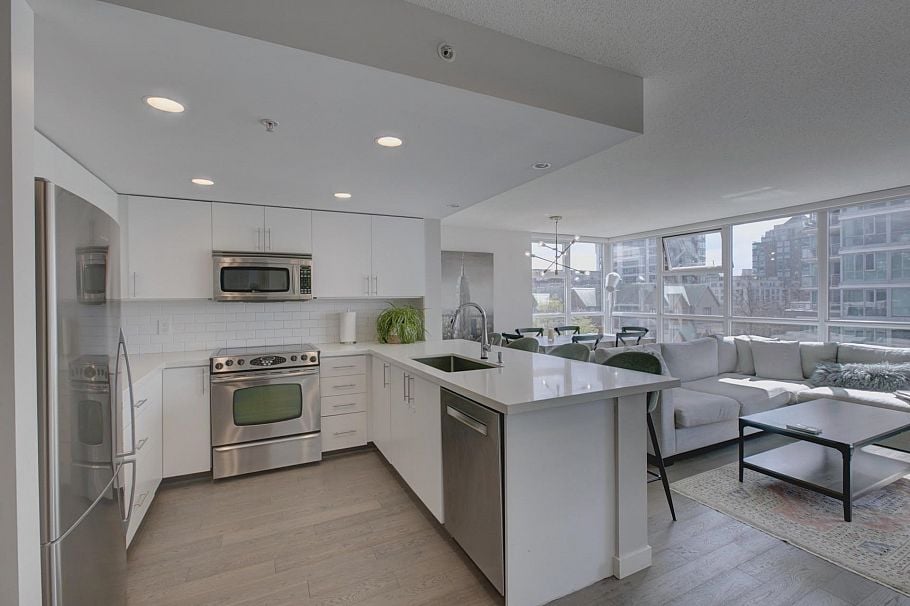 504 125 Milross Avenue Vancouver, BC - 2