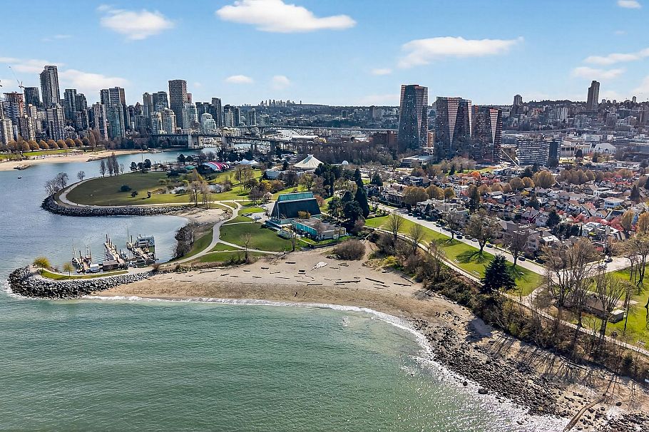 108 1424 Walnut Street Vancouver, BC - 35