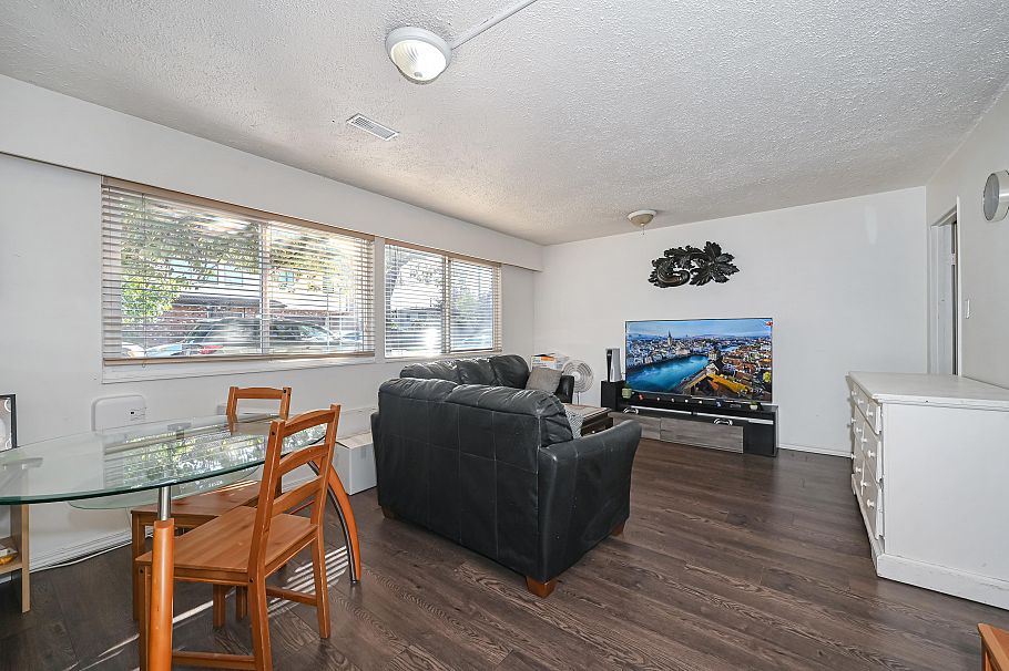 2295 E 48th Avenue Vancouver, BC - 10