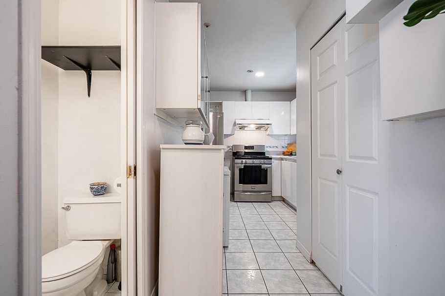 1407 E 12th Avenue Vancouver, BC - 27