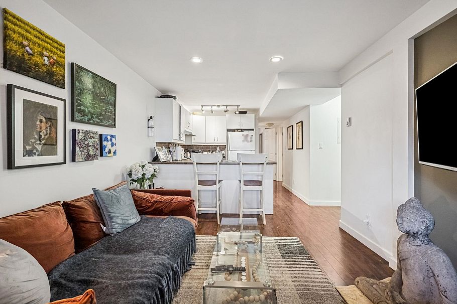 2819 W 13th Avenue Vancouver, BC - 18