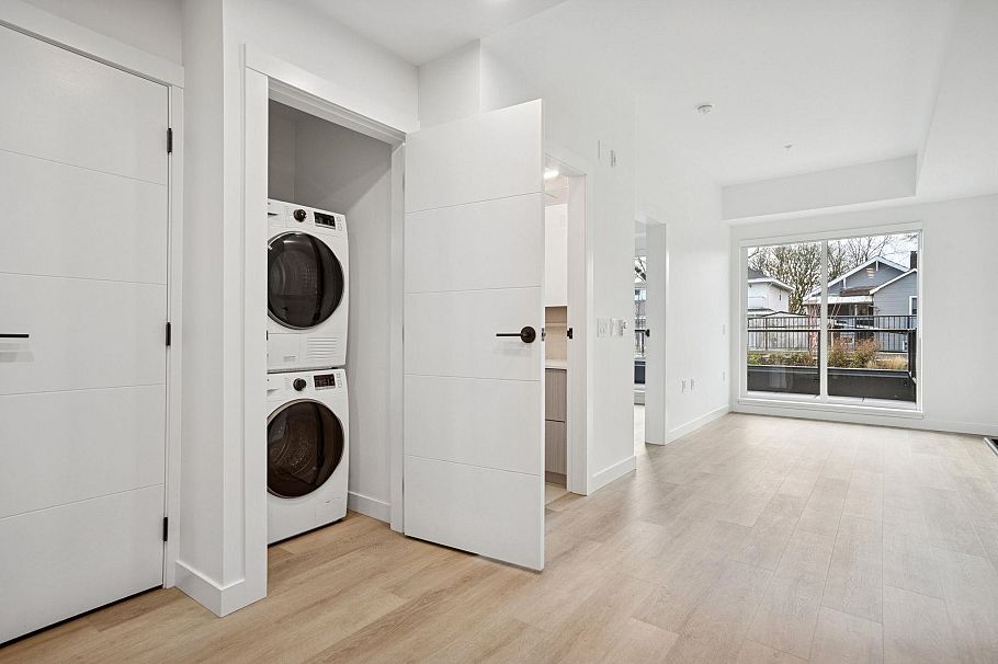 104 2268 E Broadway Vancouver, BC - 15