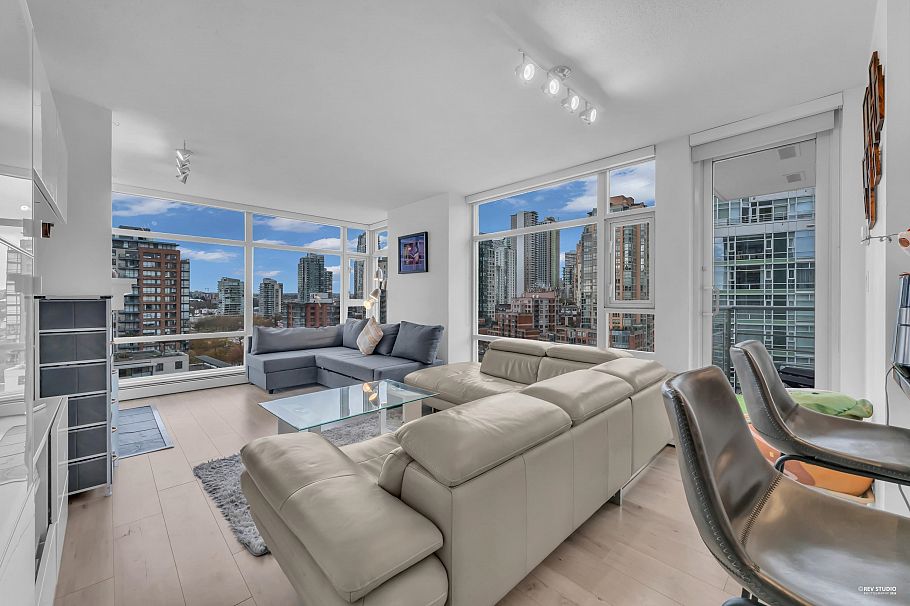 1506 1199 Marinaside Crescent Vancouver, BC - 4