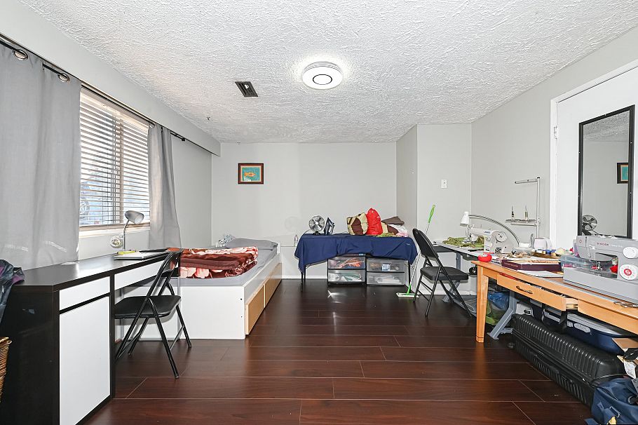 2295 E 48th Avenue Vancouver, BC - 15