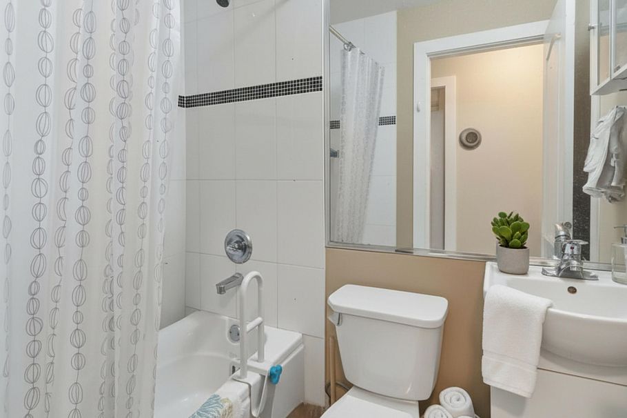 1389 E 54th Avenue Vancouver, BC - 17