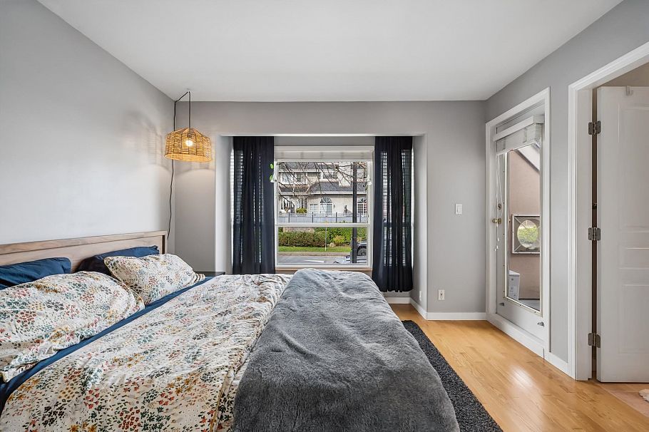 104 225 E 6th Street North Vancouver, BC - 16