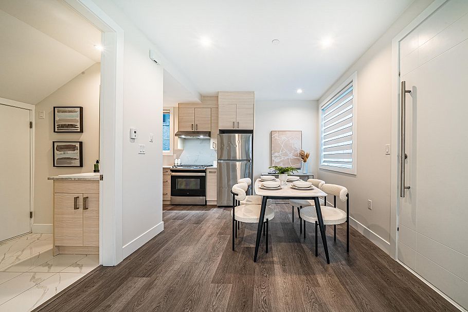 7261 E Sherbrooke Street Vancouver, BC - 5