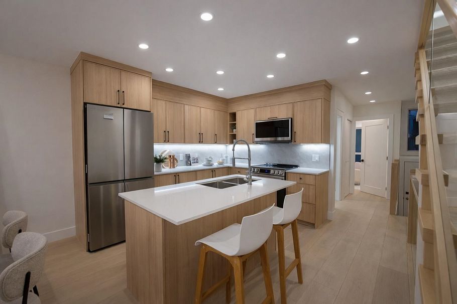 3350 Cobblestone Avenue Vancouver, BC - 1