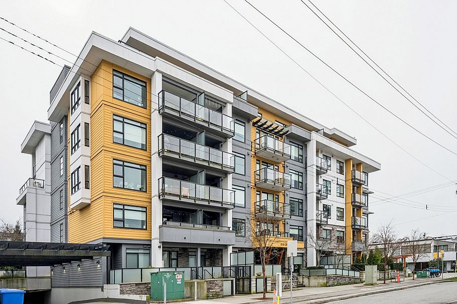 201 1519 Crown Street North Vancouver, BC - 2