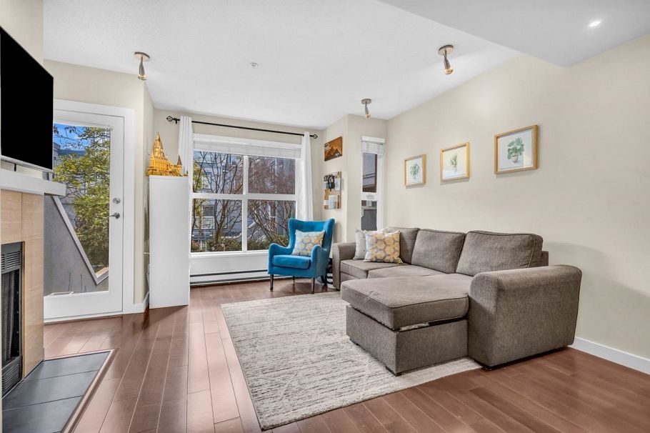 11 877 W 7th Avenue Vancouver, BC - 3