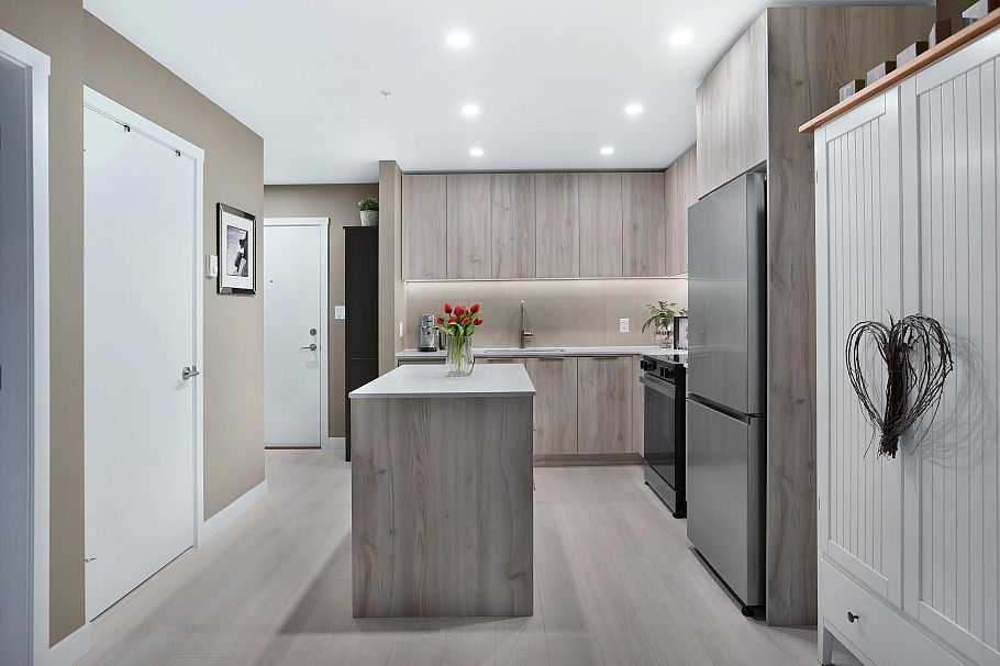 312 3596 Malsum Drive North Vancouver, BC - 8