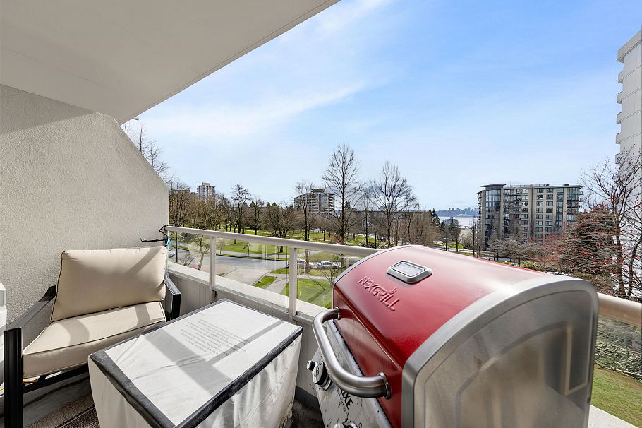 304 160 W Keith Road North Vancouver, BC - 16