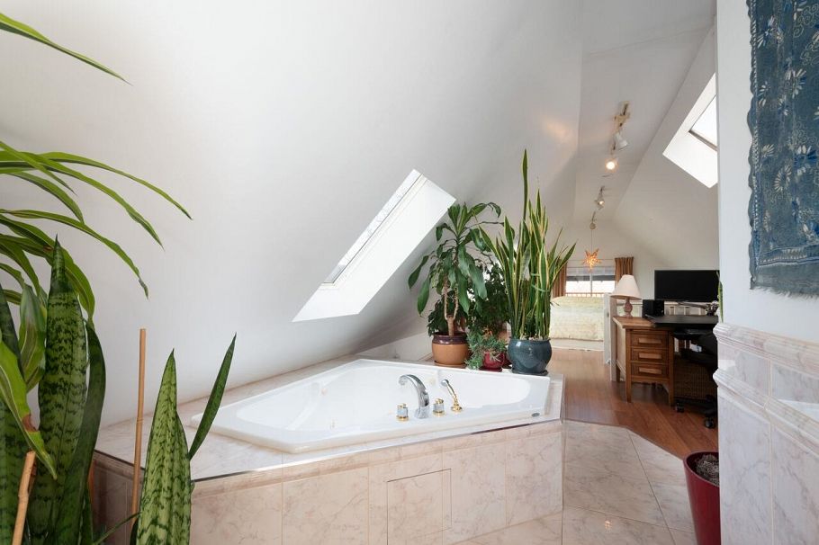 2912-14 W 3rd Avenue Vancouver, BC - 13