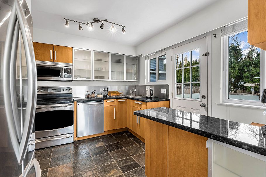 4158 Mt Seymour Parkway North Vancouver, BC - 10