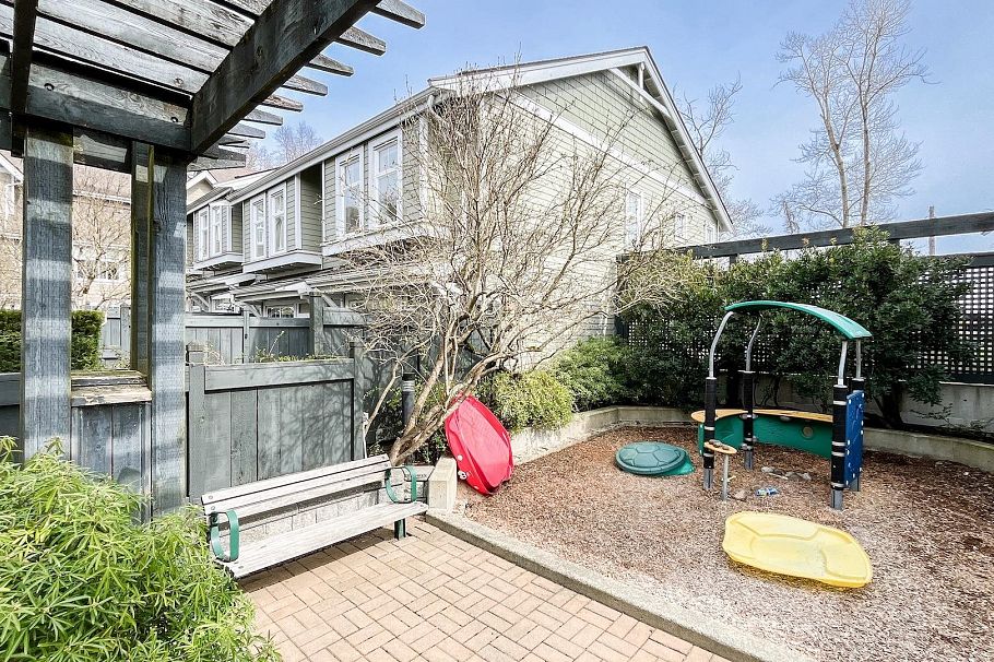 7425 Columbia Street Vancouver, BC - 27