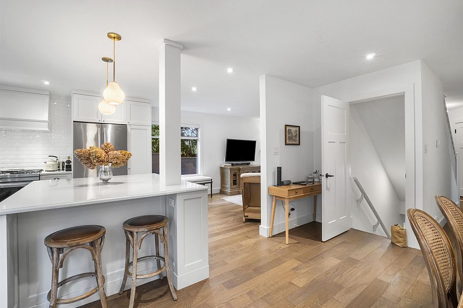 3558 Everglade Place North Vancouver, BC - 6