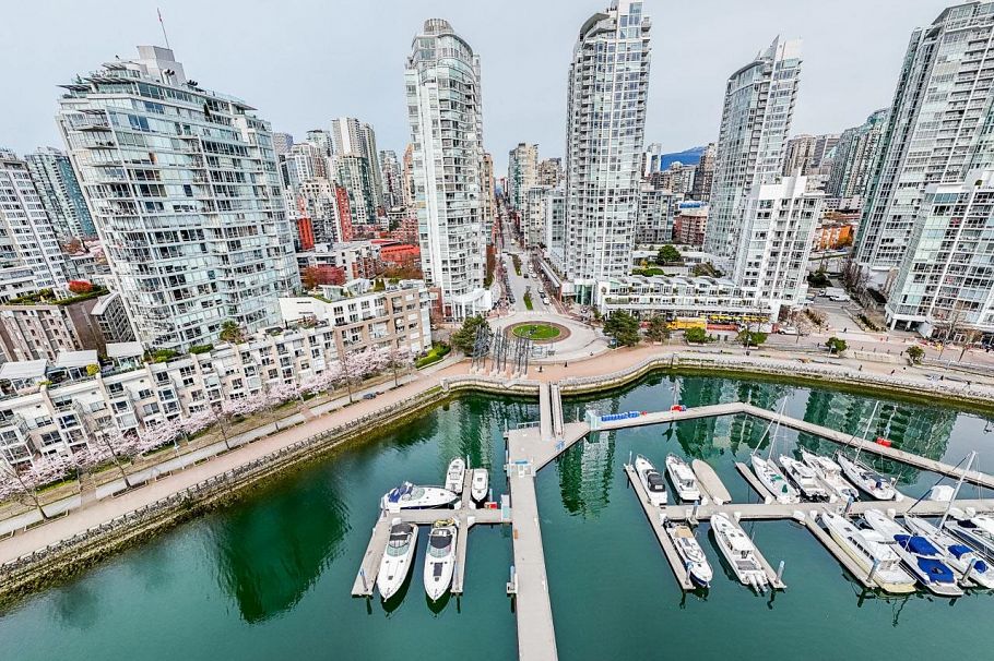 D7 1088 Marinaside Crescent Vancouver, BC - 4