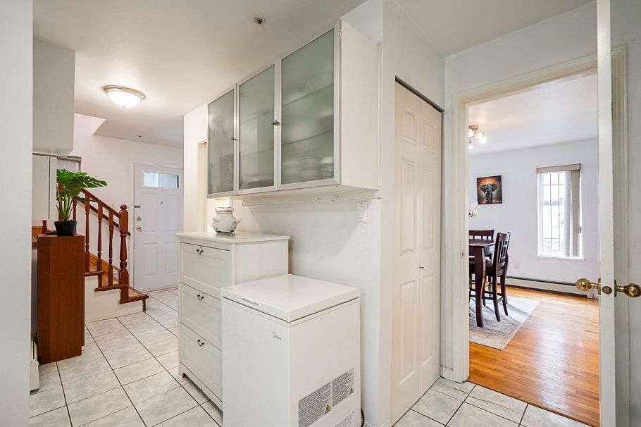 1407 E 12th Avenue Vancouver, BC - 26