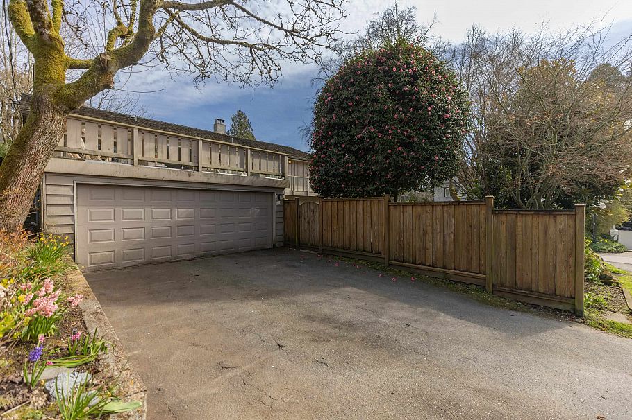 6297 Mackenzie Street Vancouver, BC - 37