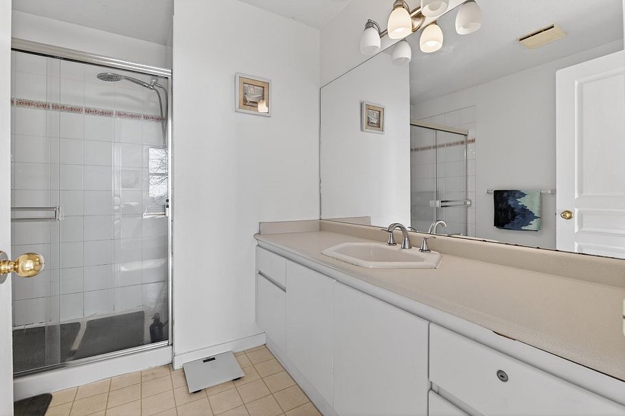 3 3580 Rainier Place Vancouver, BC - 18