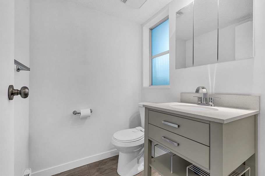 101 735 W 15 Avenue Vancouver, BC - 12