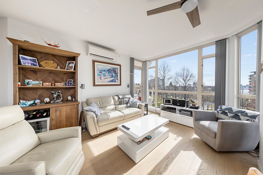 304 160 W Keith Road North Vancouver, BC - 7