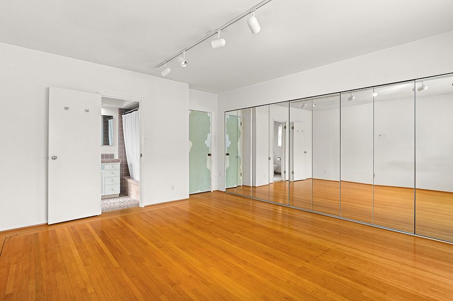 6297 Mackenzie Street Vancouver, BC - 17