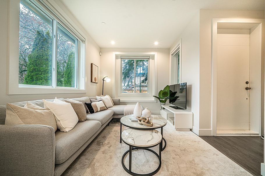 7261 E Sherbrooke Street Vancouver, BC - 2