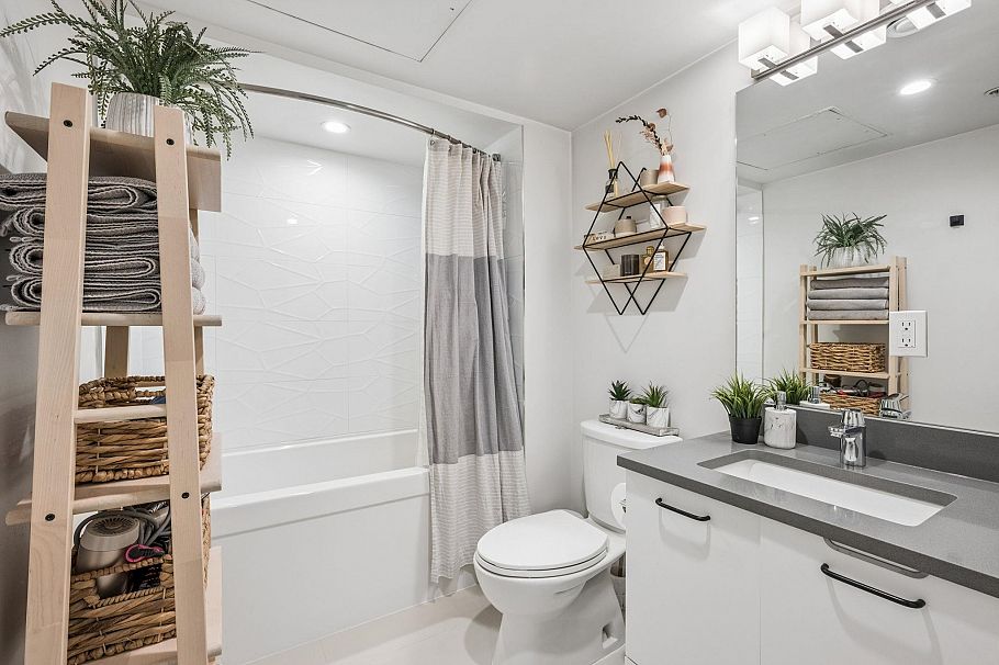 201 1519 Crown Street North Vancouver, BC - 20