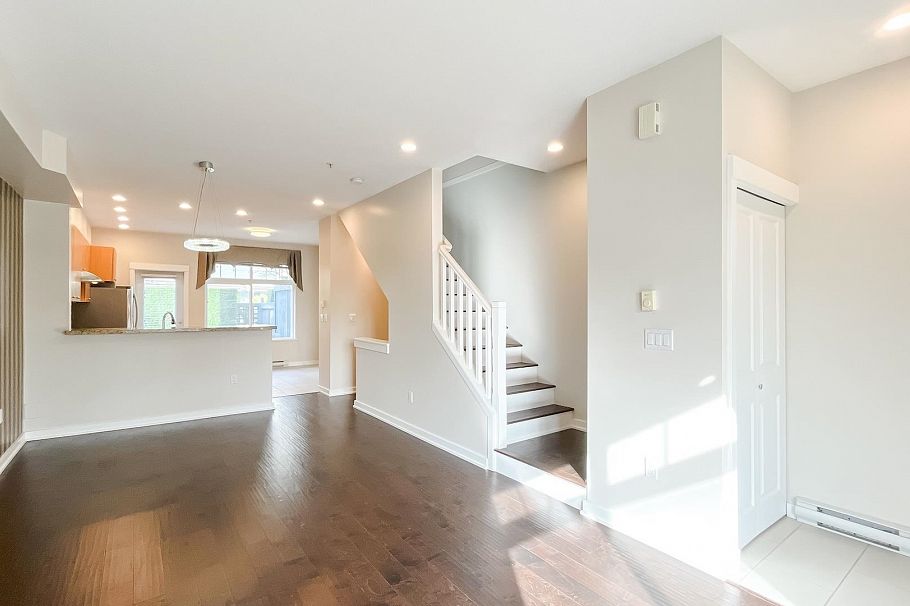 7425 Columbia Street Vancouver, BC - 5