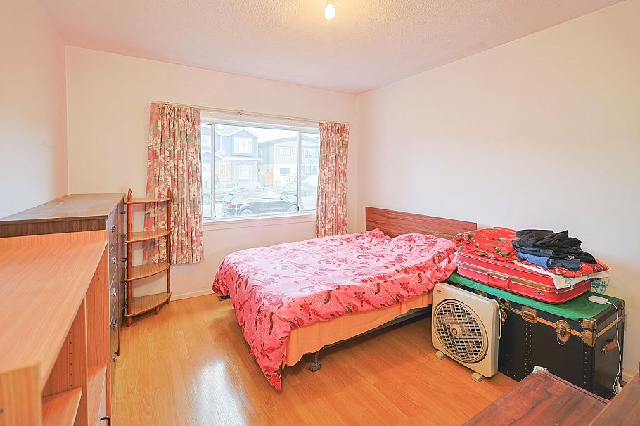 2584 E Georgia Street Vancouver, BC - 7