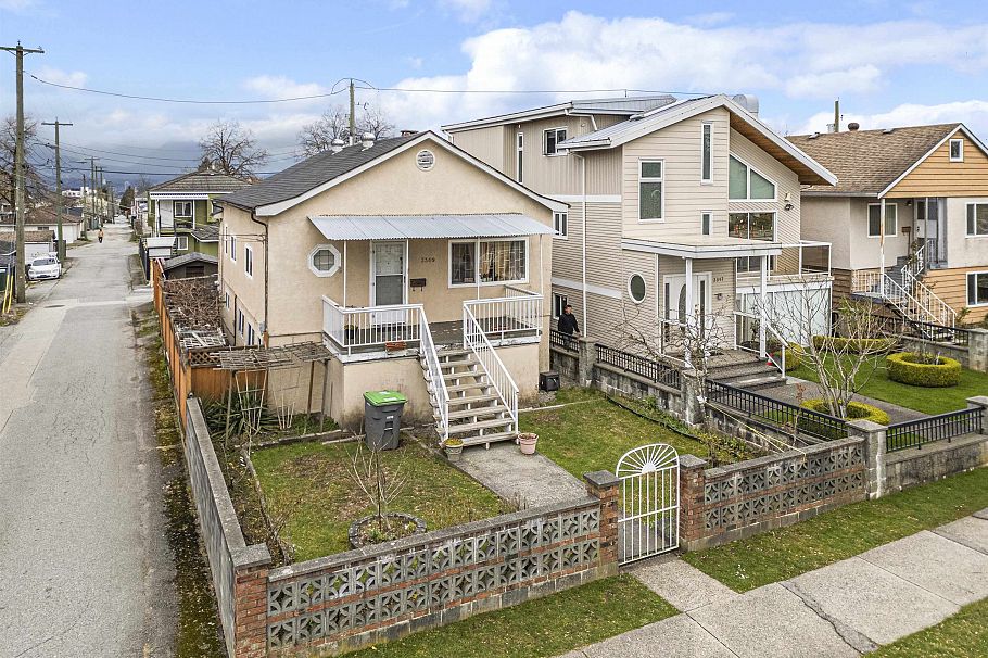 3309 E 29th Avenue Vancouver, BC - 3