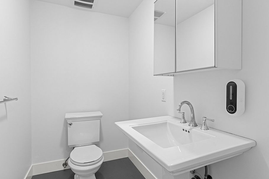 6297 Mackenzie Street Vancouver, BC - 32