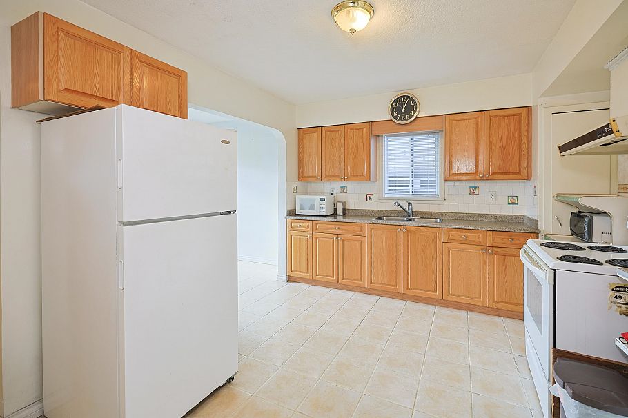 2584 E Georgia Street Vancouver, BC - 4