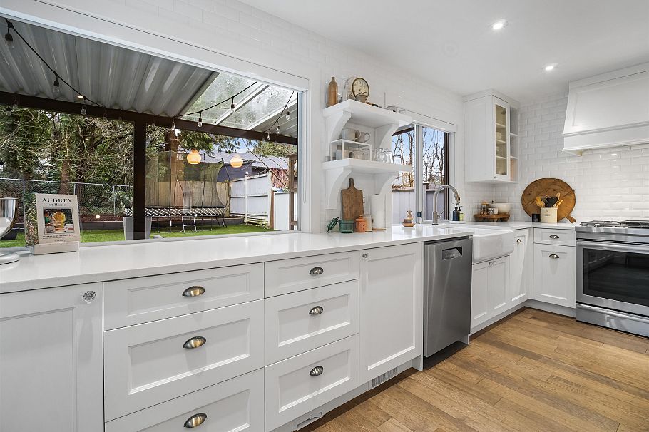 3558 Everglade Place North Vancouver, BC - 2