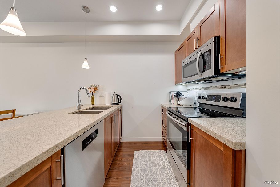 110 5655 Inman Avenue Burnaby, BC - 14