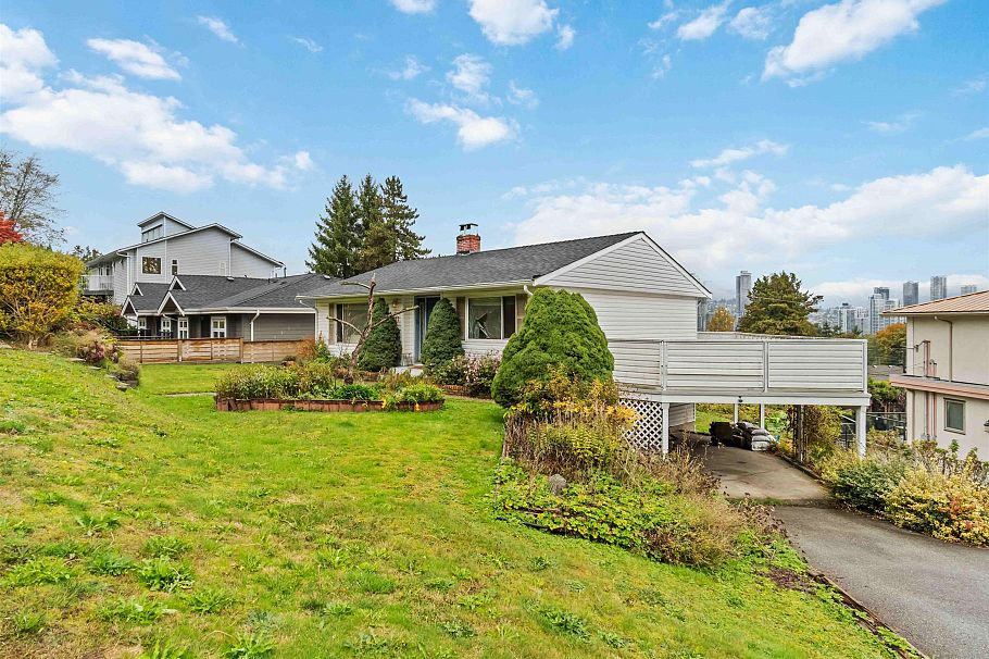 4037 Nithsdale Street Burnaby, BC - 2