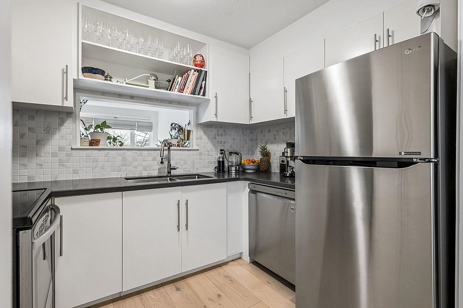 205 1330 Graveley Street Vancouver, BC - 16