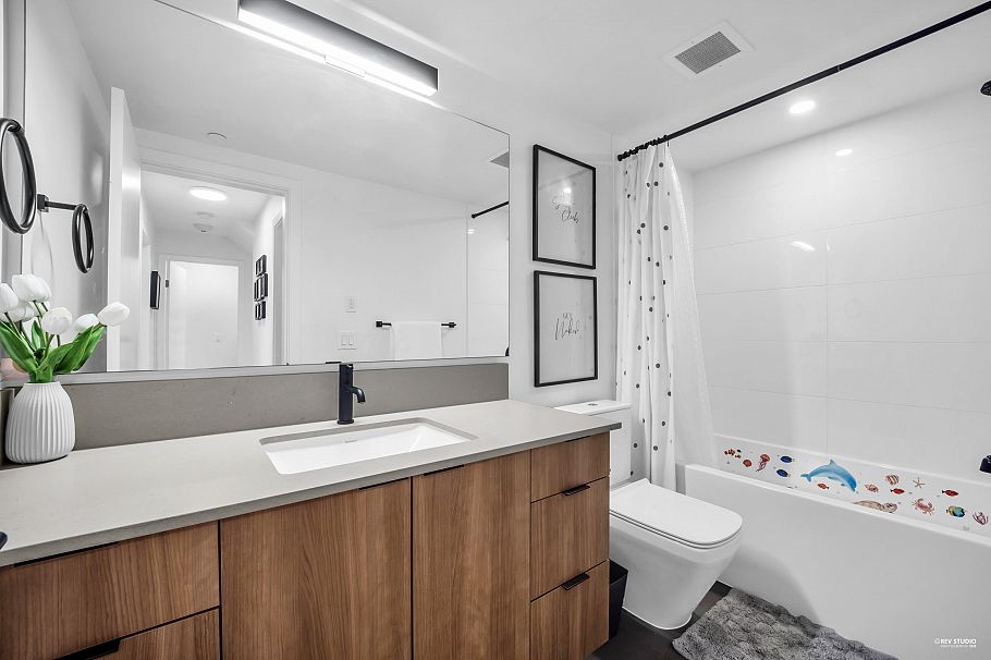 1 533 E 3rd Street North Vancouver, BC - 29