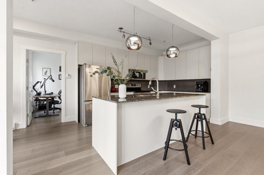 210 6268 Eagles Drive Vancouver, BC - 8