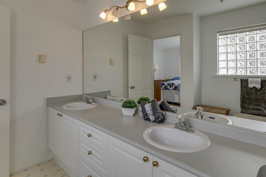 414 128 W 8th Street North Vancouver, BC - 18